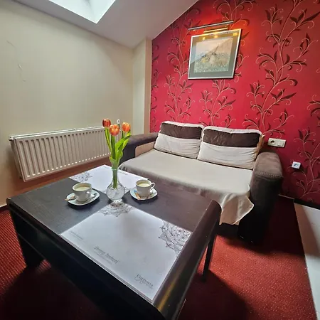 Euphoria Apartment *