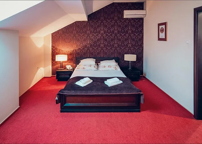 Euphoria Apartment *